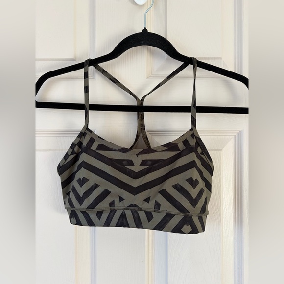 Size 6 Lululemon Bra - Picture 4 of 4